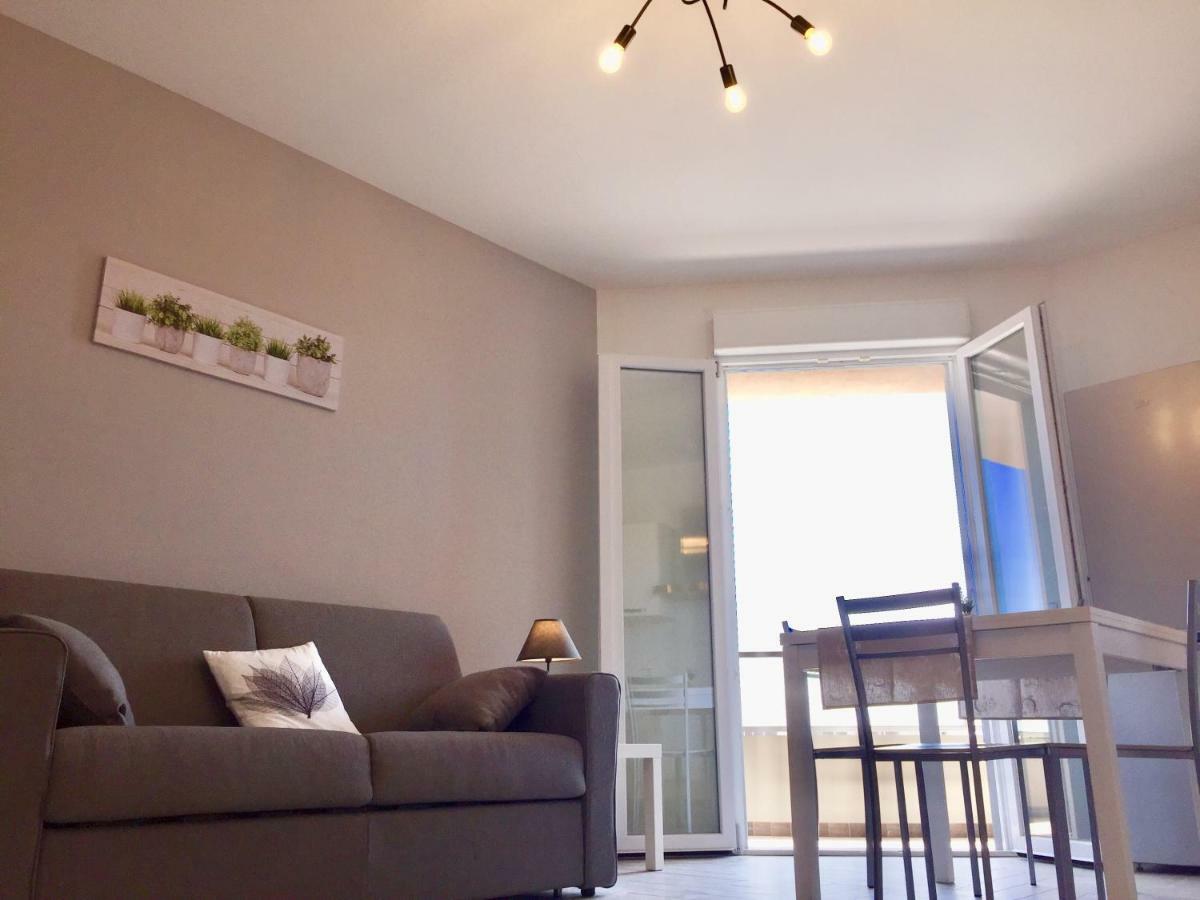 Le Domus Modern Apartments Cagliari Su Forti Екстериор снимка
