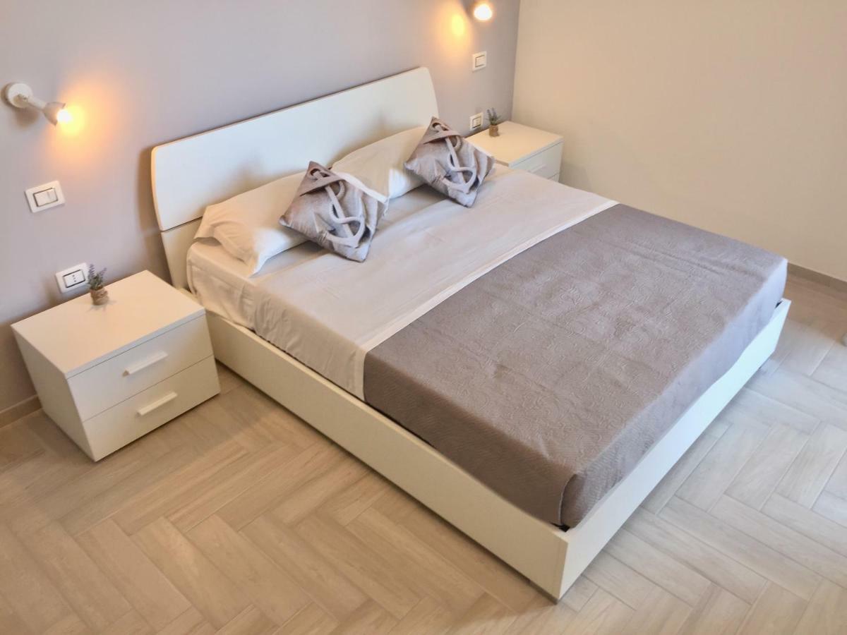 Le Domus Modern Apartments Cagliari Su Forti Екстериор снимка