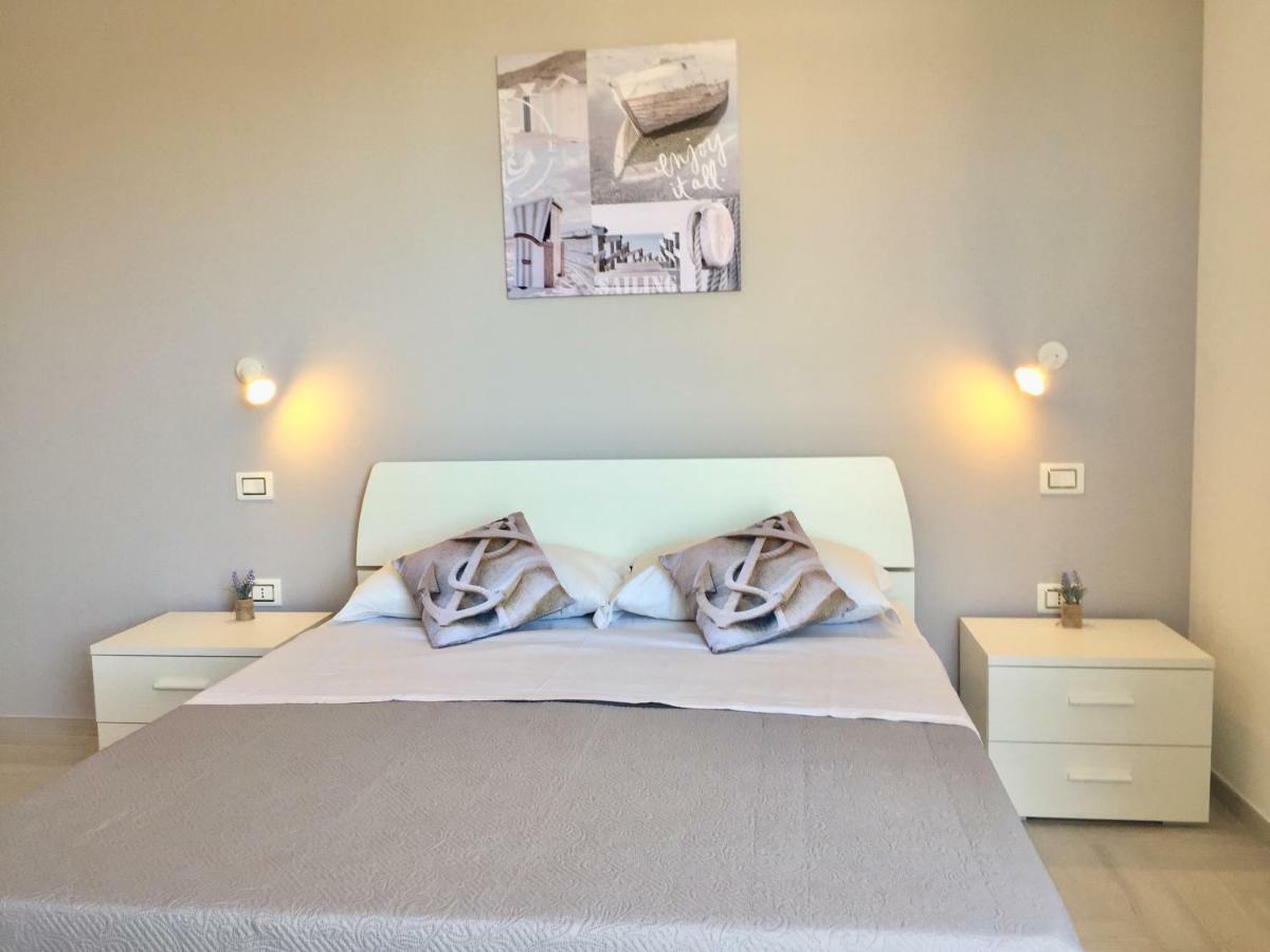 Le Domus Modern Apartments Cagliari Su Forti Екстериор снимка
