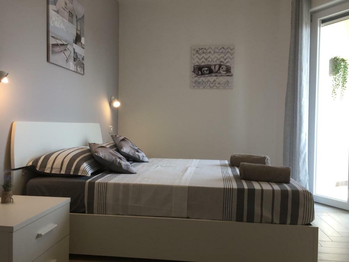 Le Domus Modern Apartments Cagliari Su Forti Екстериор снимка