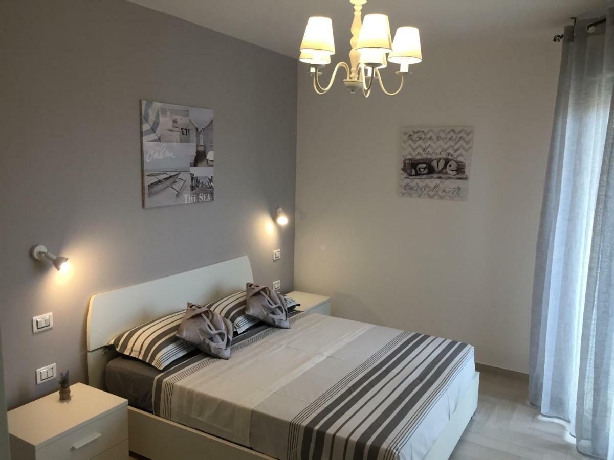 Le Domus Modern Apartments Cagliari Su Forti Екстериор снимка