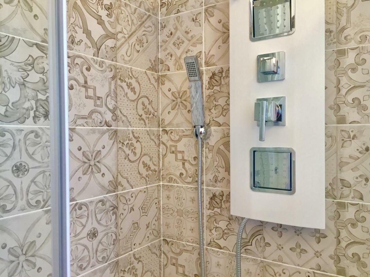 Le Domus Modern Apartments Cagliari Su Forti Екстериор снимка
