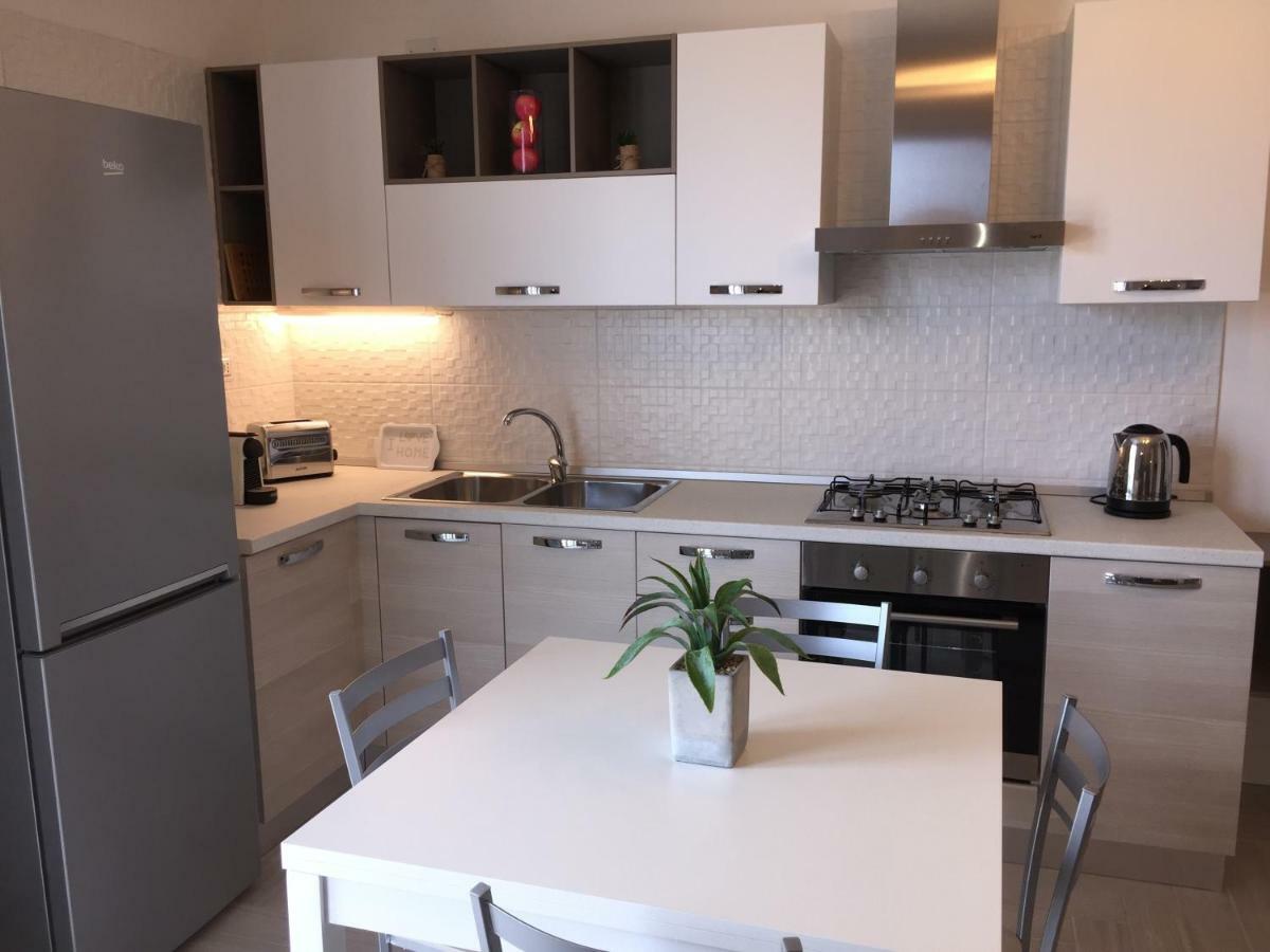 Le Domus Modern Apartments Cagliari Su Forti Екстериор снимка